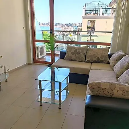 Marty's Beachfront 5* נסבר